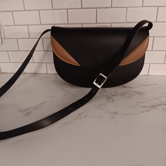Valentina Fiore Italian leather crossbody saddlebag - Picture 11 of 16